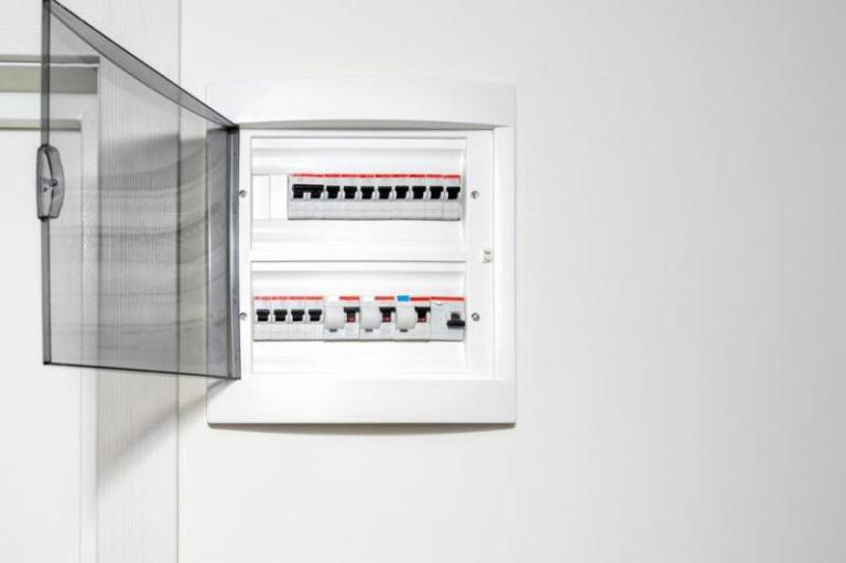 Quand faire appel à un électricien à Schlierbach ?